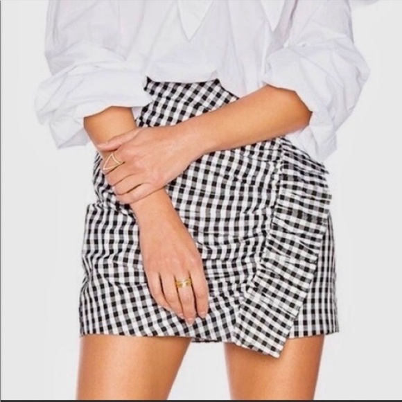 Lovers + Friends Dresses & Skirts - NWOT Lovers + friends Lisa skirt in black and white gingham with ruffle detail